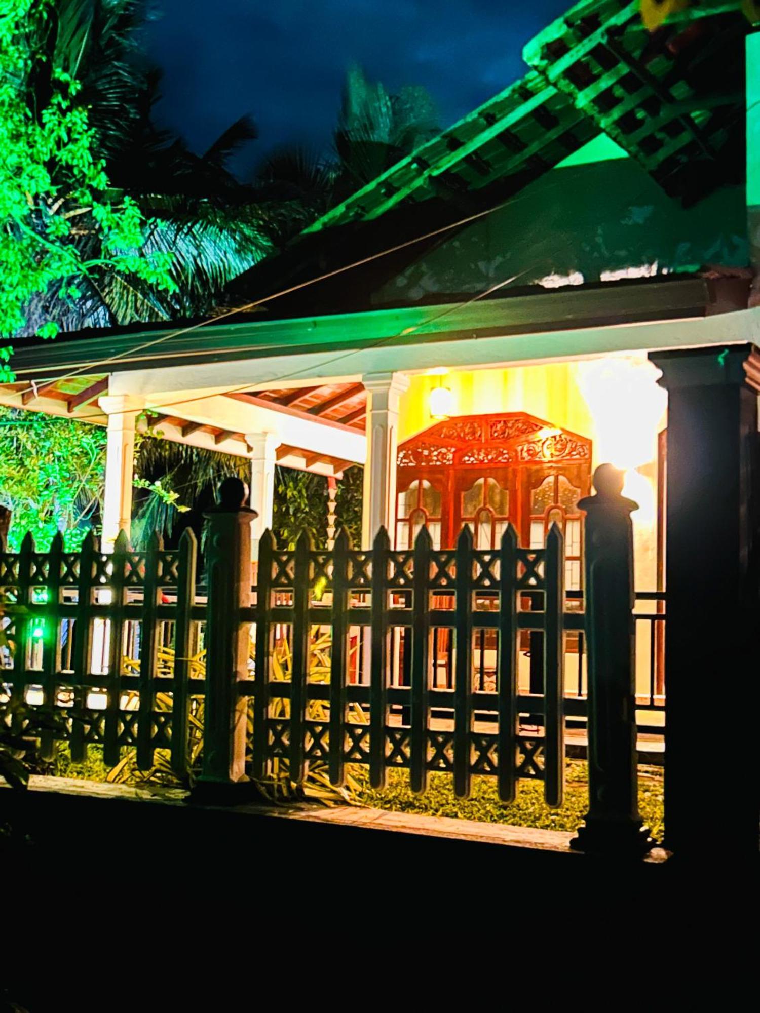 Kawshan Home Stay Dikwella Luaran gambar