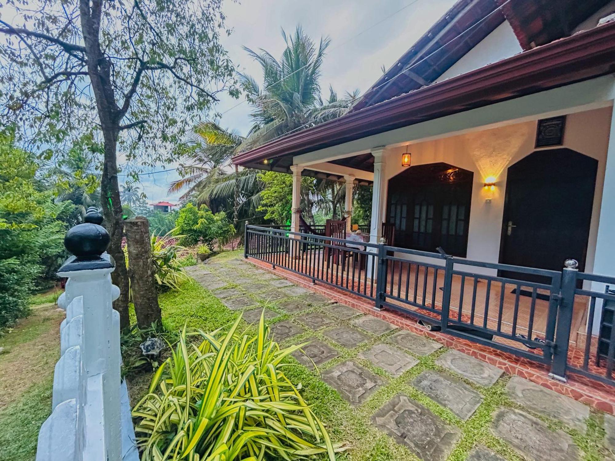 Kawshan Home Stay Dikwella Luaran gambar